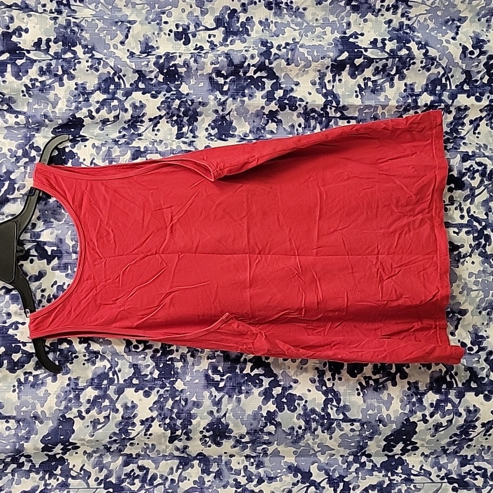 Great Condition Red Tank Top with Gold Pattern 🌈 - Picture 6 of 6